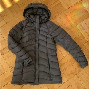 North Face Winter Jacket 600 series (size small)